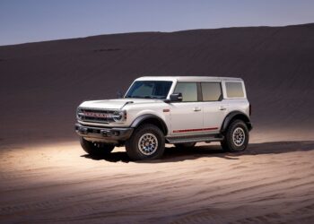 Ford отзывает 565 тысяч внедорожников Bronco и Bronco Raptor из-за риска возгорания