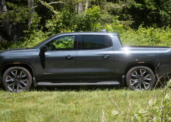 GMC Sierra EV Denali 2026: мой любимый электромобиль — обзор с плюсами и минусами