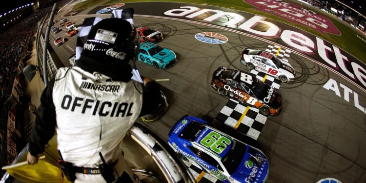 Гонка NASCAR, которую стоит посмотреть даже скептикам