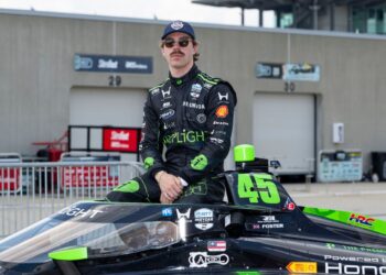 Гонщик IndyCar Луи Фостер дебютирует в NASCAR Truck на трассе Лайм-Рок