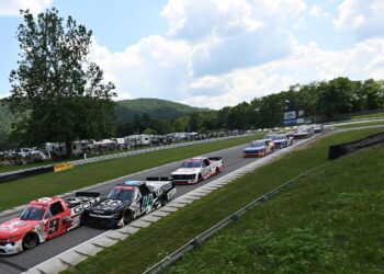 Грант Энфингер выиграл авариуйную гонку NASCAR Trucks на Лайм-Рок