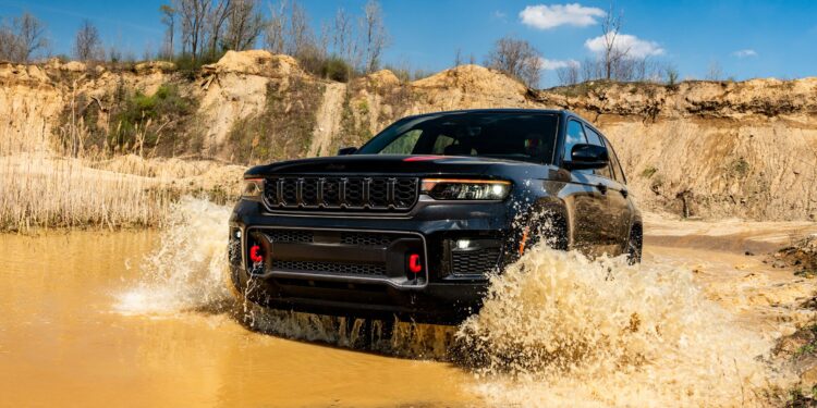 Jeep и Ram вытягивают Stellantis: североамериканский рывок на 38%