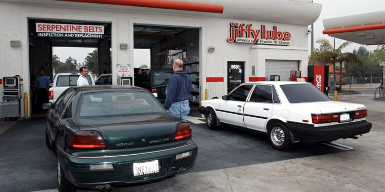 Jiffy Lube продан за $1,3 миллиарда: что будет с сетью масляных сервисов