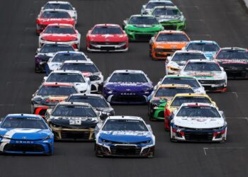 Как смотреть NASCAR в Индианаполисе: расписание уик-энда, время старта, трансляция