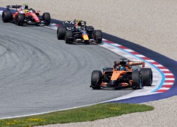 Как снимали «отличные» дроны на Гран-при Австрии: F1 показала закулисье