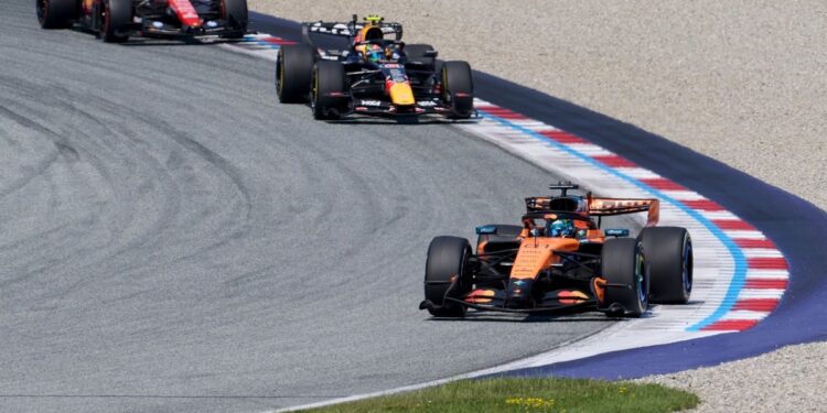 Как снимали «отличные» дроны на Гран-при Австрии: F1 показала закулисье