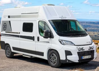 Karmann Dexter 555: кемпер для семьи с хитрым подъёмным ложем