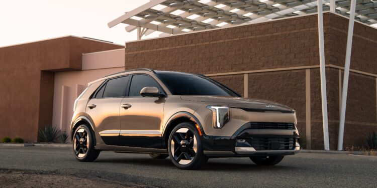 Kia Niro 2027: новый облик, но гибридный мотор остался в гордом одиночестве