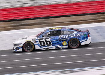 Команда Джоша Билицки снялась с гонки NASCAR на Chicagoland