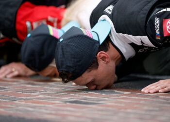Кори Хейм переписывает историю NASCAR: такие достижения не видели десятилетиями