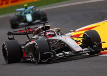 Квалификация Гран-при Бельгии F1 2026: кто кого переиграл в борьбе напарников