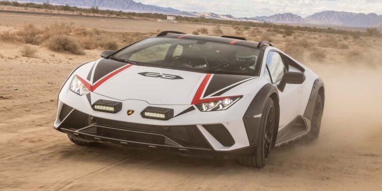 Lamborghini намекает на расширение линейки Sterrato