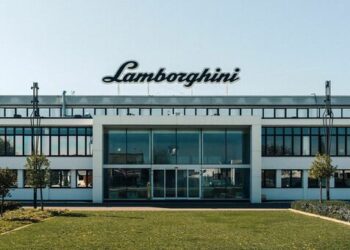 Lamborghini подвела итоги первого полугодия: выручка почти 1,74 миллиарда, но поставки просели