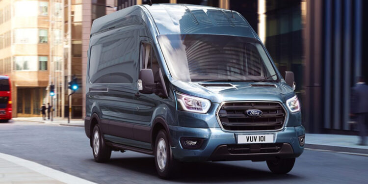 Легендарный Ford Transit: скидка более 22 000 евро на проверенный фургон
