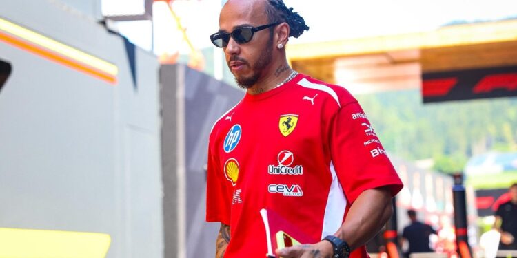 «Льюис Хэмилтон — как Майкл Джордан»: звезда фильма «F1» сравнил пилота с легендой НБА
