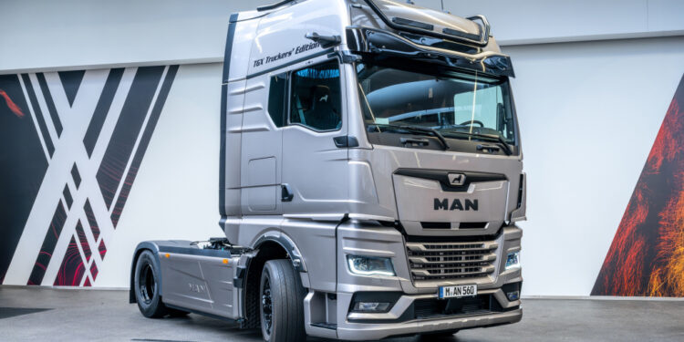 MAN TGX «Truckers’ Edition»: кабина с телевизором, кроватью и кожаной курткой в подарок