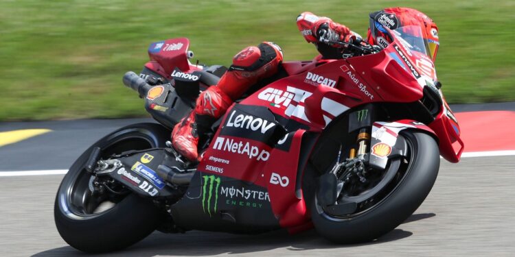 Маркес возглавил пятничные заезды MotoGP в Германии: Дукати опережает Априлию