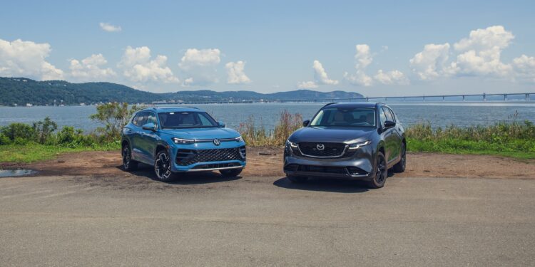 Mazda CX-5 2026 против Volkswagen Tiguan: кто выигрывает в классе компактных кроссоверов?