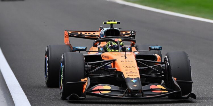 McLaren везёт в Венгрию долгожданный апгрейд: заднее антикрыло «Макарена»