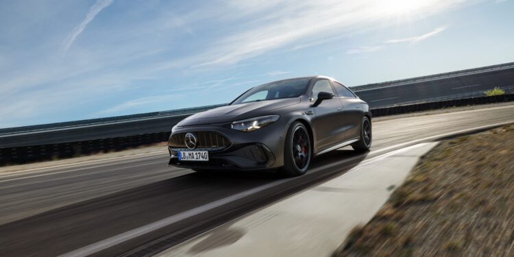 Mercedes-AMG CLA45 EV: 670 сил и три мотора — запретный плод для ценителей
