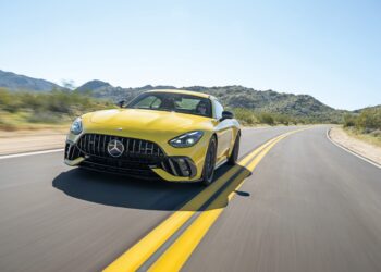 Mercedes-AMG GT63 Pro: Зверь на треке, джентльмен в городе
