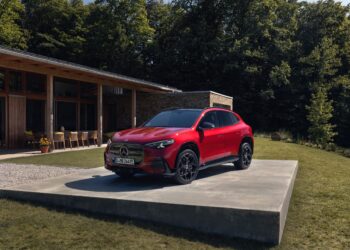 Mercedes-Benz GLA нового поколения: сначала электричество, потом гибрид