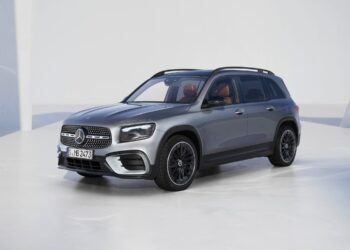 Mercedes-Benz отзывает 310 000 машин из-за самопроизвольного скатывания