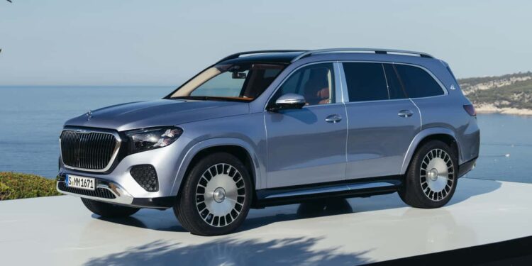 Mercedes-Maybach GLS 680 (2027): розовое золото и 603 силы