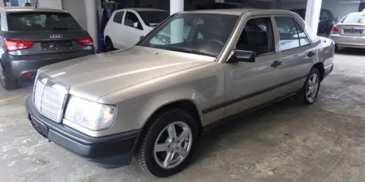 Mercedes W124: легендарный «очкарик» с пробегом и свежим ТО за разумные деньги