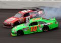 Месть в NASCAR, которая пошла не по плану: когда мститель выбивает сам себя
