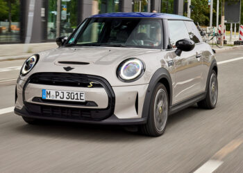 Mini Cooper SE: Лучший электрокар по версии TÜV — немецкие инженеры в шоке