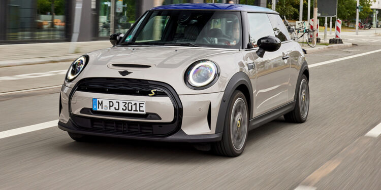 Mini Cooper SE: Лучший электрокар по версии TÜV — немецкие инженеры в шоке