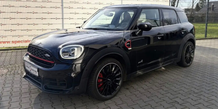 Mini JCW Countryman: 306 сил и 20 000 евро потери в цене