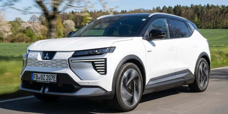 Mitsubishi Eclipse Cross 2026: Японский кроссовер на платформе Renault