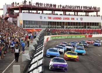 На North Wilkesboro возвращается гонка NASCAR за очки впервые за 30 лет. Как смотреть уикенд