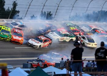 NASCAR уикенд в Атланте и Лайм-Роке: всё, что нужно знать
