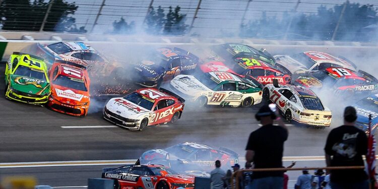 NASCAR уикенд в Атланте и Лайм-Роке: всё, что нужно знать