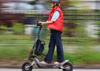 Navee XT5 Max: Электроскутер для дальних поездок