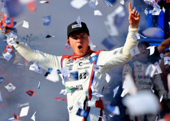 Неосновные пилоты, которые выигрывали гонки NASCAR