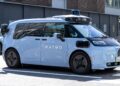 NHTSA разрешит роботакси без педали тормоза — инновации или риск?