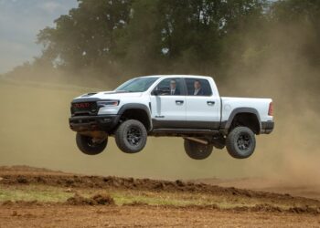 Новые главы Jeep и Ram: Stellantis перетряхивает руководство ключевых брендов