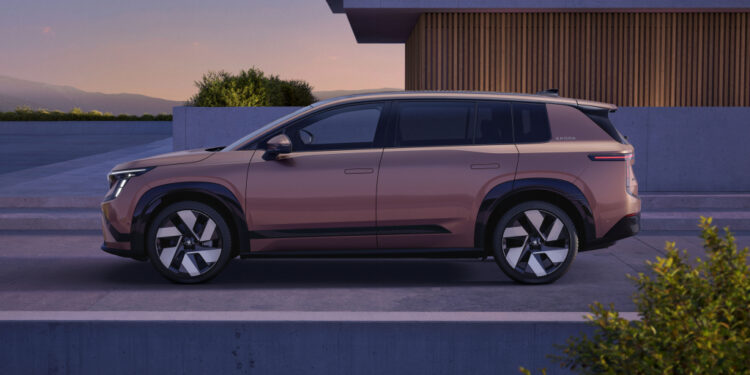 Новый электрический флагман Skoda: Peaq теперь доступен в лизинге
