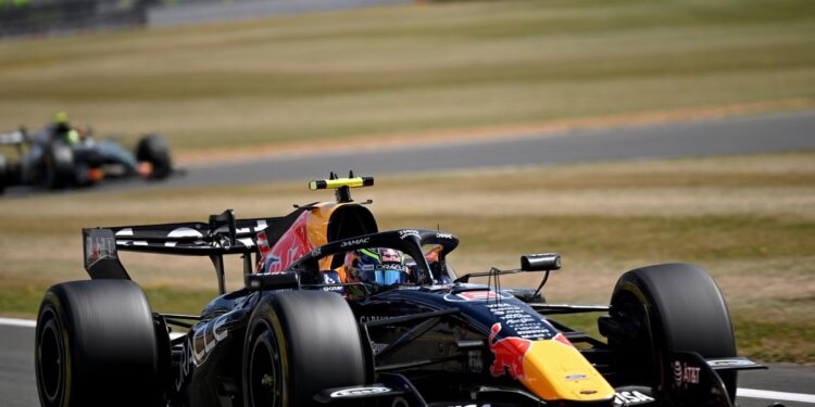 «Новый Риккардо»: Хаджара назвали самым сильным напарником Ферстаппена в Red Bull