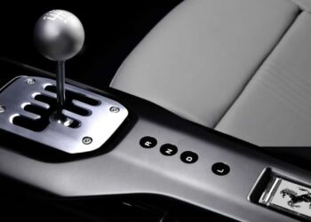Новый ручной «робот» от Ferrari: чем удивляет суперкар с «механикой» XXI века