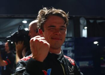 Nyck de Vries выиграл сумасшедший Токио E-Prix, Деннис — лидер чемпионата