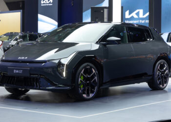 Первый взгляд на новый Kia EV4: лифтбек и хэтчбек на одной платформе