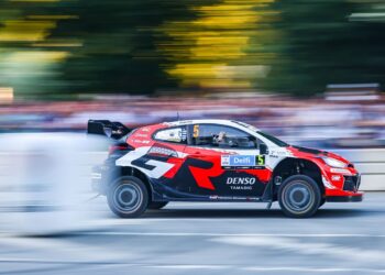 Пилот Toyota выиграл семь спецучастков подряд и возглавил Ралли Эстонии