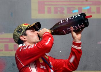 Победа Леклера в Сильверстоуне может перевернуть чемпионат Формулы-1