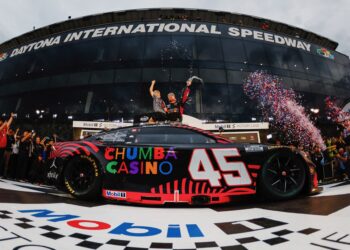 Почему NASCAR снизил мощность до 465 л.с. перед гонкой в Дейтоне