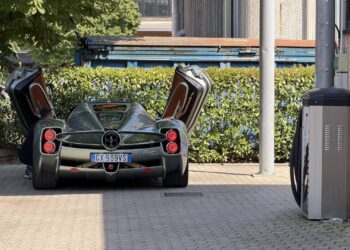 Поездка с тест-пилотом Pagani в Utopia Roadster: я испорчен на всю жизнь